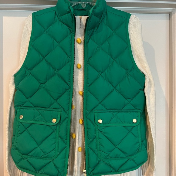 VGUC Fall bundle. Green J Crew vest with 3 coordinating shirts and one sweater - Picture 13 of 13